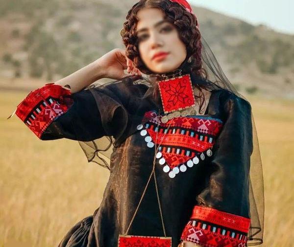 عکس زن لر با لباس محلی