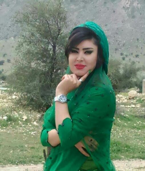 عکس زن با لباس ترکی