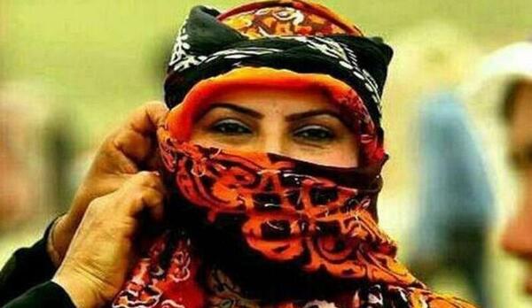 عکس زن با لباس ترکی