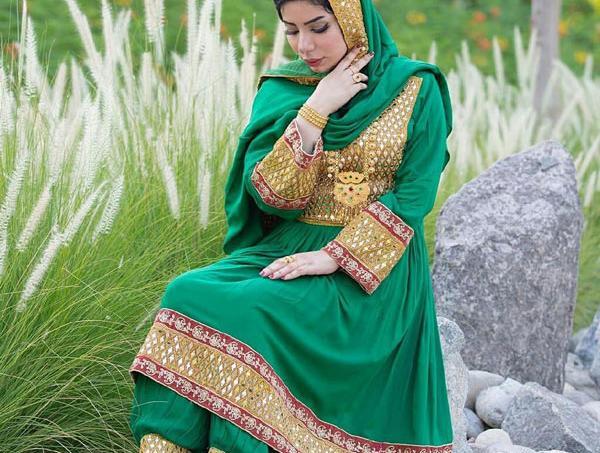 عکس زن با لباس ترکی