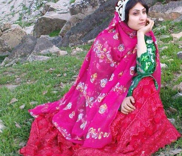 عکس زن بختیاری با لباس محلی