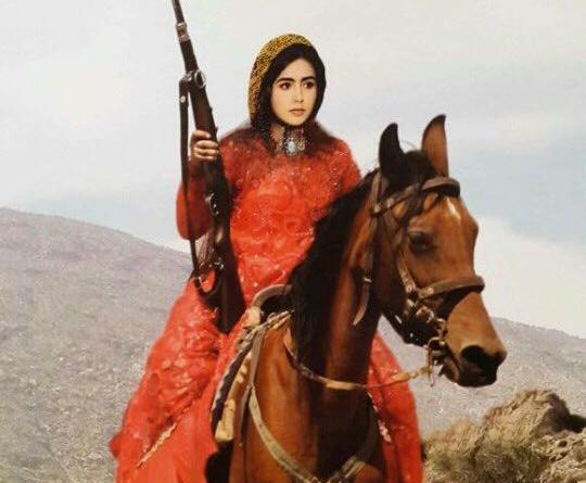 عکس زن بختیاری با لباس محلی