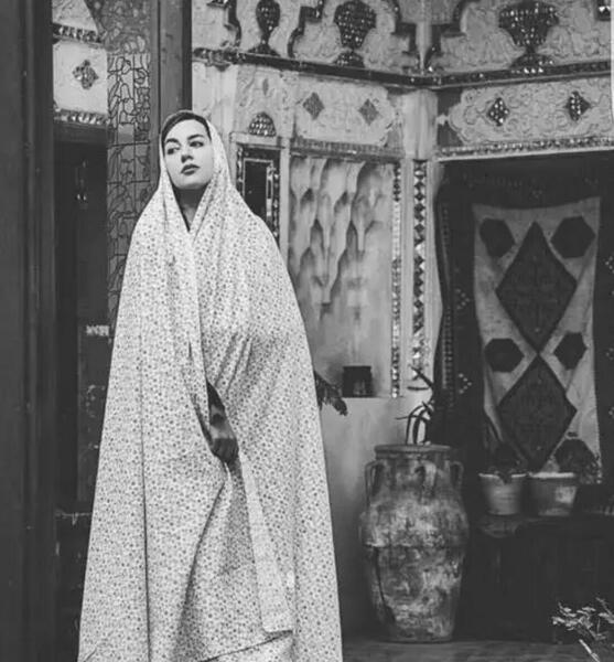 عکس زن گلی