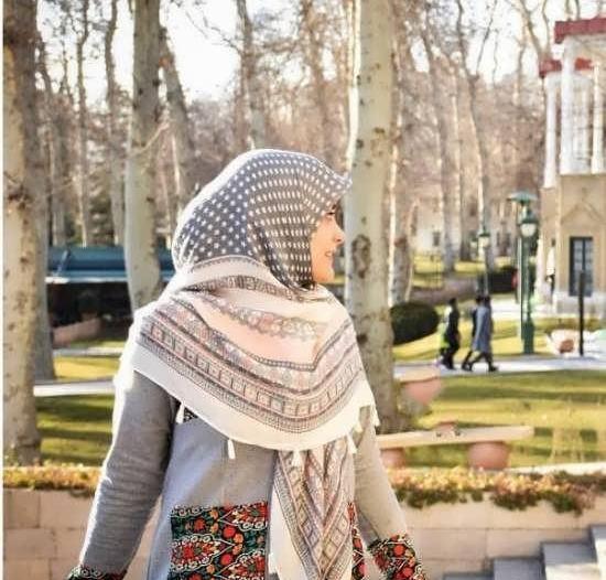 عکس زن باحجاب در طبیعت
