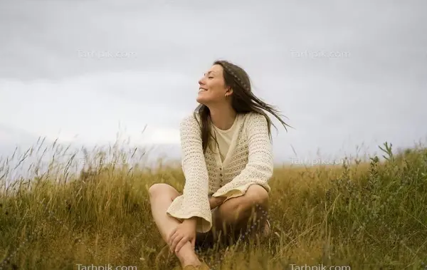 عکس زن شادی
