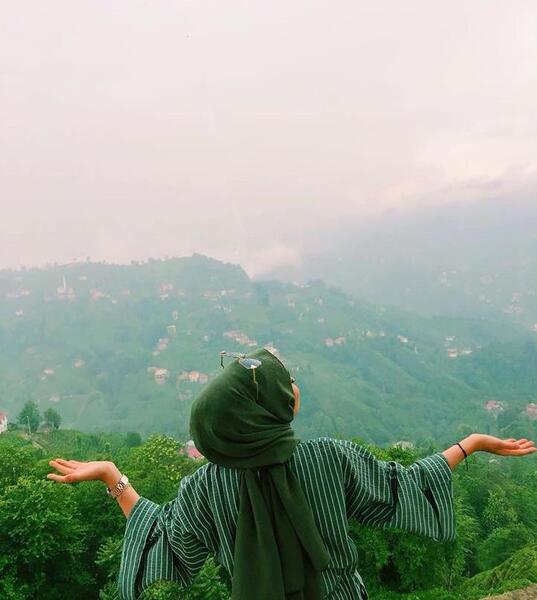 عکس زن شاداب