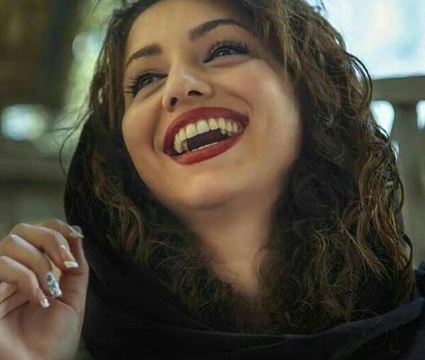 عکس زن شاداب