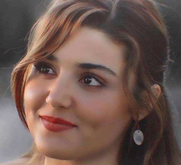 عکس زن با صورت گرد