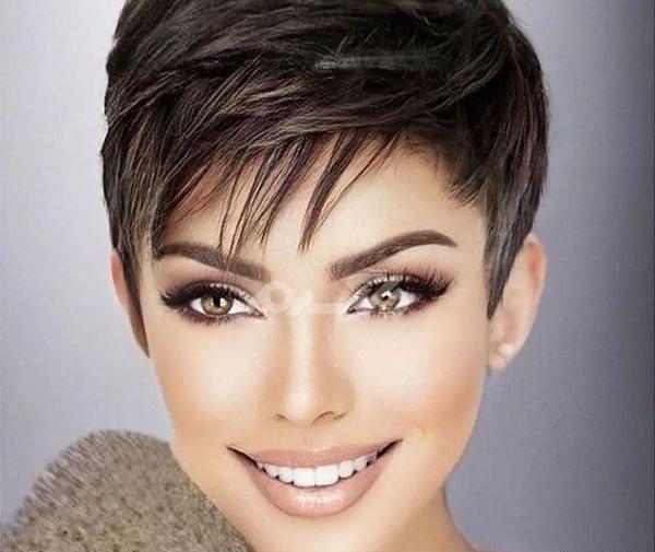 عکس زن با صورت گرد