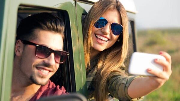 ژست عکس زن و شوهری در طبیعت