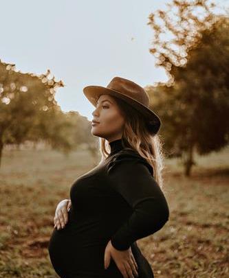 ژست عکس زن و شوهر با حجاب