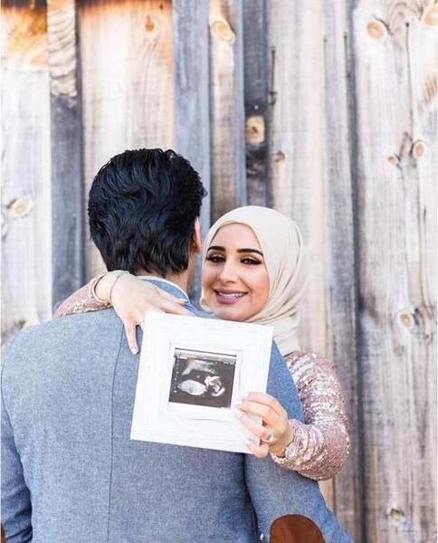 ژست عکس زن و شوهر با حجاب