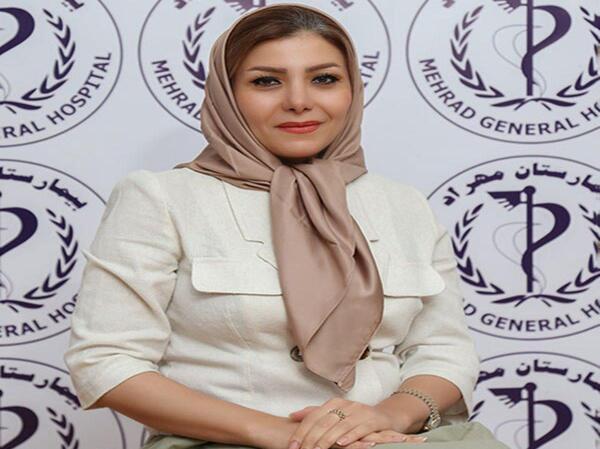 عکس دکتر زن در بیمارستان