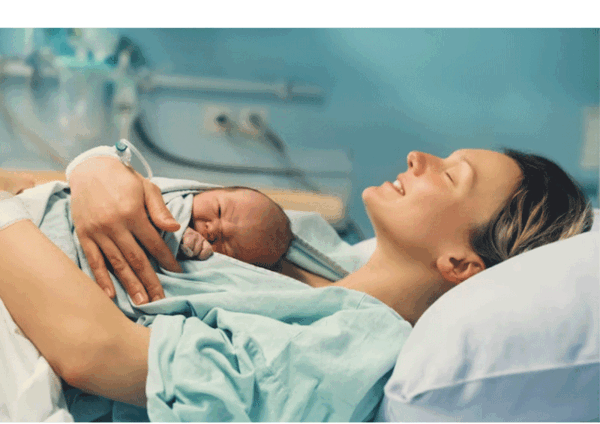 عکس زن باردار در حال زایمان طبیعی