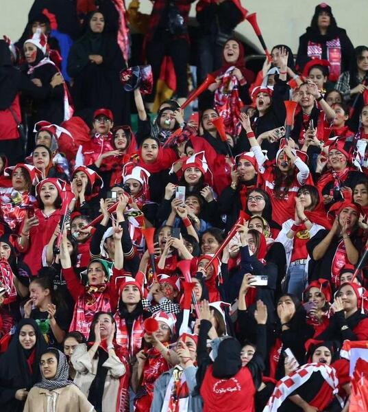 عکس زن پرسپولیسی