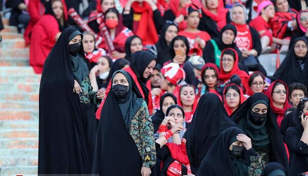 عکس تماشاگران زن پرسپولیس