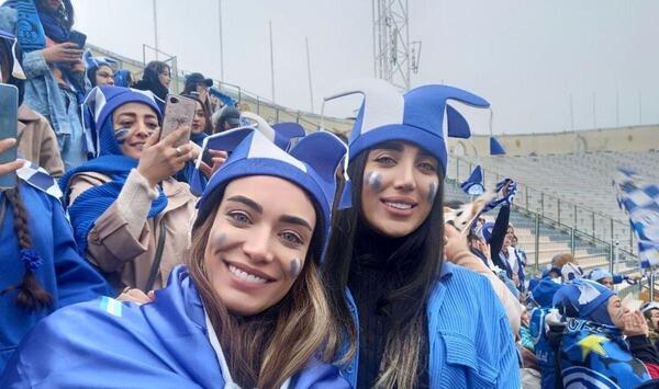 عکس تماشاگران زن پرسپولیس
