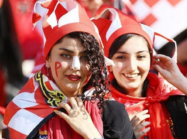 عکس تماشاگران زن پرسپولیس