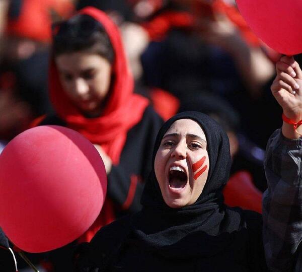 عکس تماشاگران زن پرسپولیس
