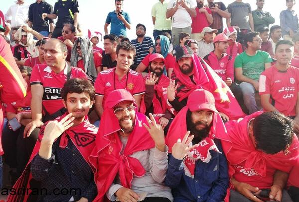 عکس تماشاگران زن پرسپولیس