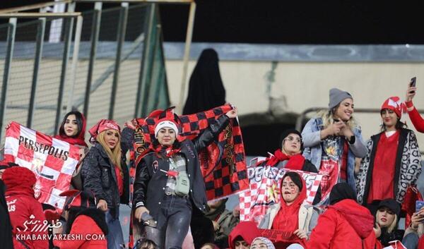 عکس هواداران زن پرسپولیسی