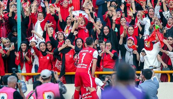 عکس هواداران زن پرسپولیس