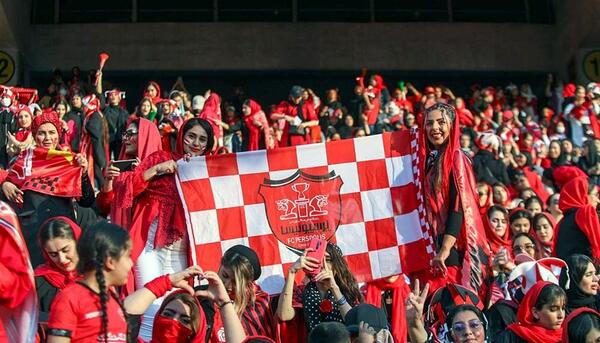 عکس هواداران زن پرسپولیس