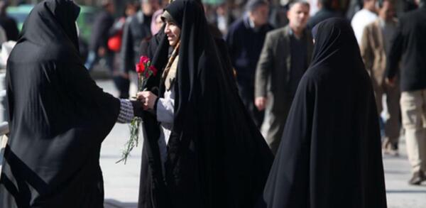 عکس زن چادری ترسناک