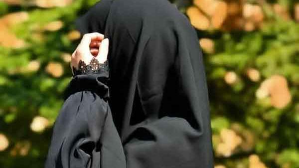 عکس زن چادری ترسناک