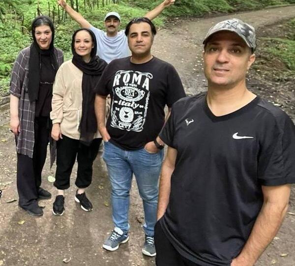 عکس سارا و نیکا در پایتخت جدید
