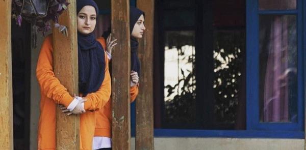 عکس سارا و نیکا در پایتخت جدید