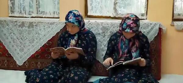 عکس سارا و نیکا در پایتخت ۴