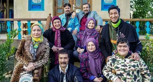 عکس سارا و نیکا با دوست پسرش