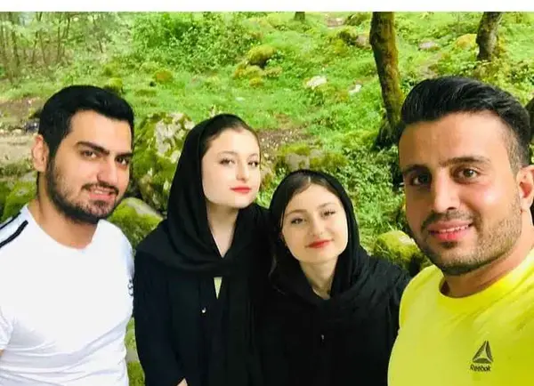 عکس سارا نیکا در بچگی