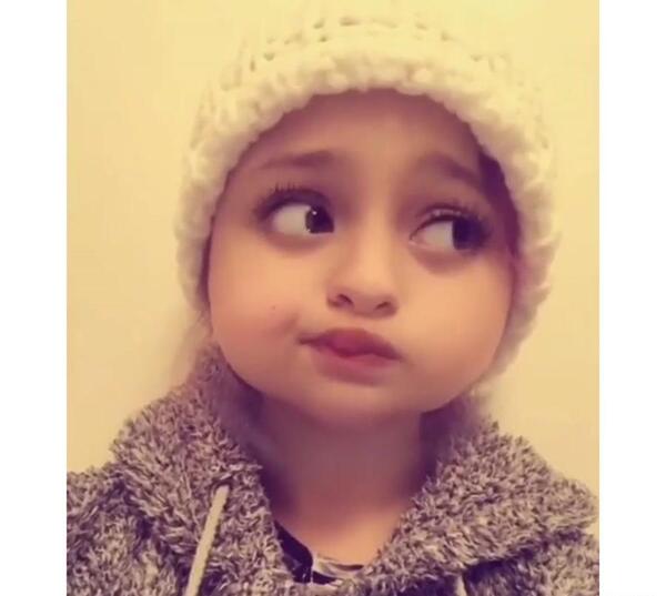 عکس سارا نیکا بچگی