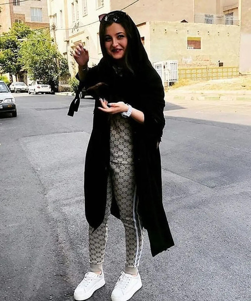 عکس سارا و نیکا در لباس عروسی