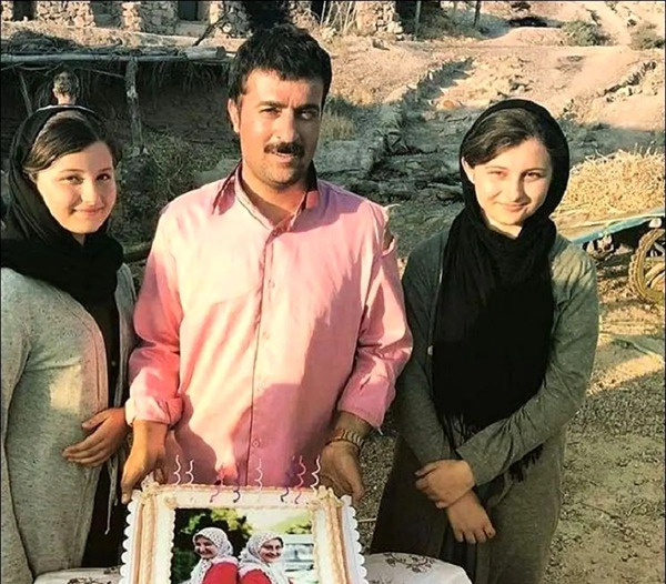 عکس سارا و نیکا در لباس عروسی