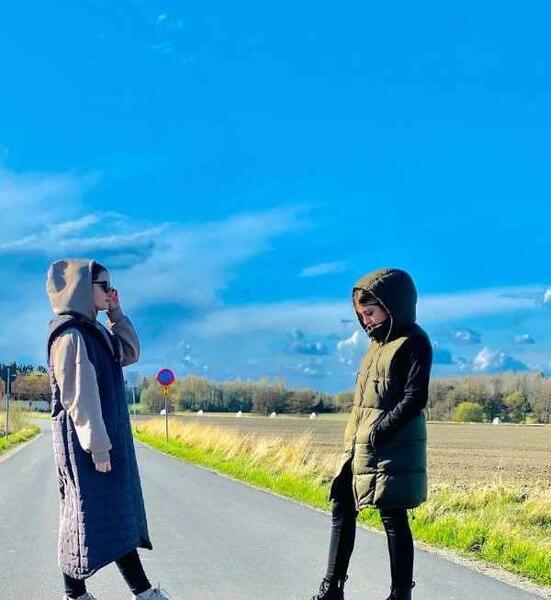 عکس سارا و نیکا در لباس عروسی