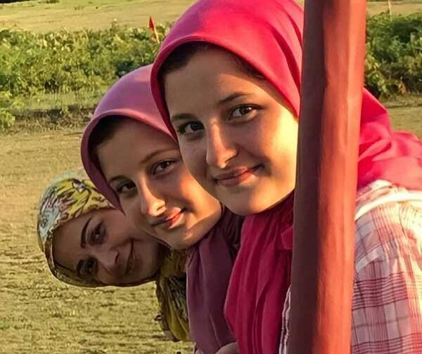 عکس سارا و نیکا در لباس عروسی