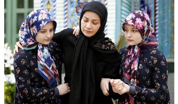 عکسهای جدید سارا و نیکا فرقانی اصل در خارج