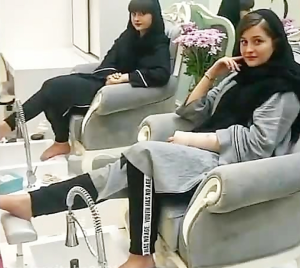 عکس سارا نیکا در ترکیه