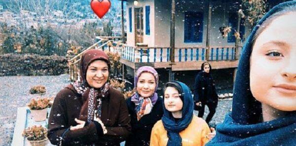 عکس سارا و نیکا و مادر و پدرشان