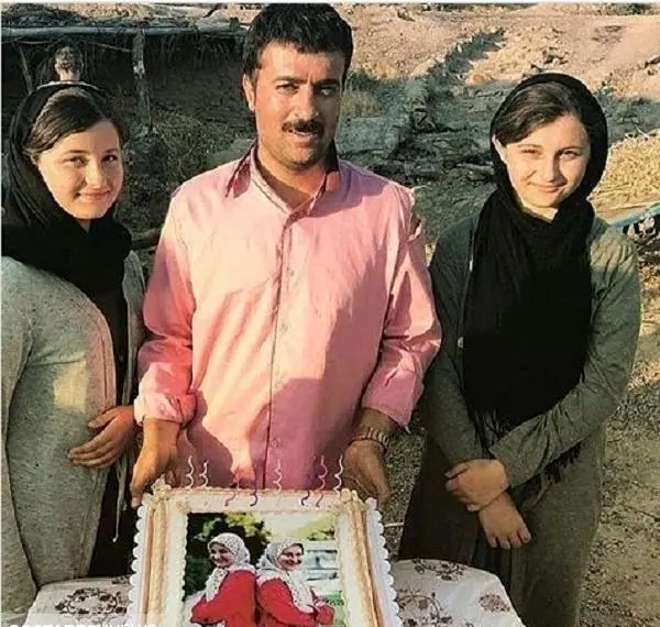 عکس سارا نیکا با پدر مادر