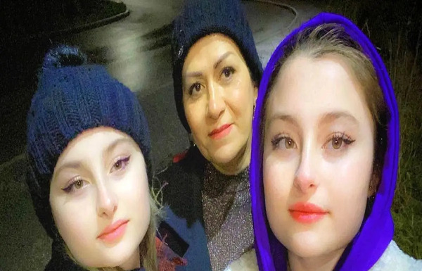 عکس سارا و نیکا با امیر تتلو