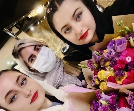 عکس امروزه سارا و نیکا