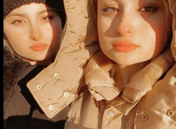 عکس سارا نیکا فرقانی اصل در استخر