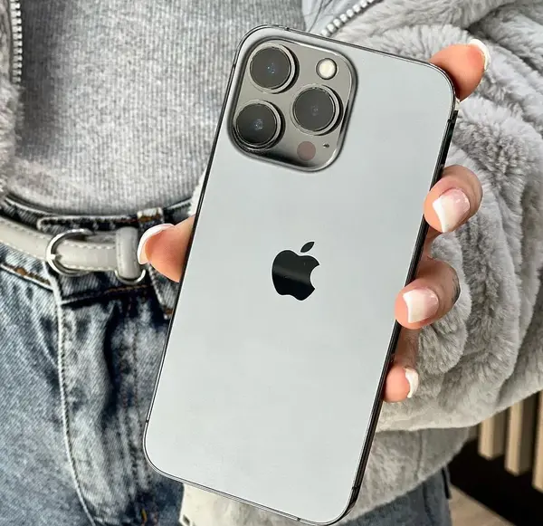 عکس گوشی آیفون 13 فیک