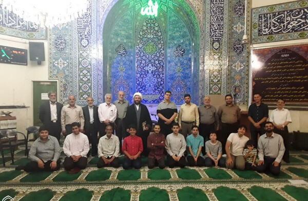 عکس امام علی در نماز