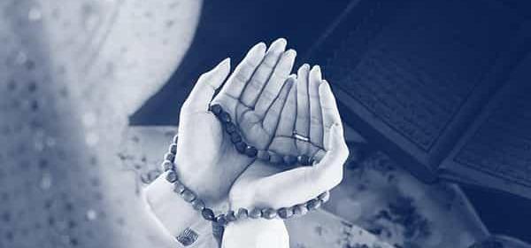 عکس نماز خواندن امام علی