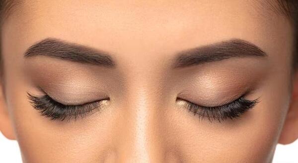 عکس کاشت مژه هیدن گربه ای